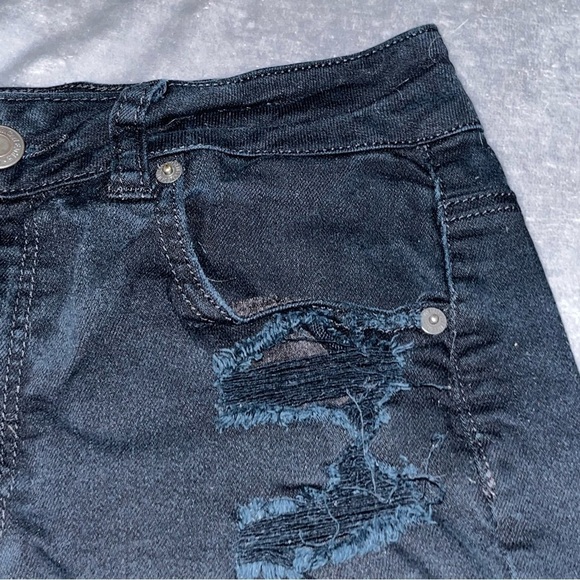 American Eagle Hi-Rise Festival Distressed Denim Black Shorts Women’s Size 2 - Picture 3 of 9
